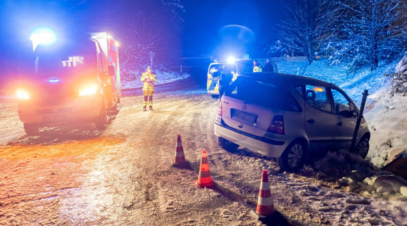 Bei Glatteis und unter Alkoholeinfluss im Graben gelandet